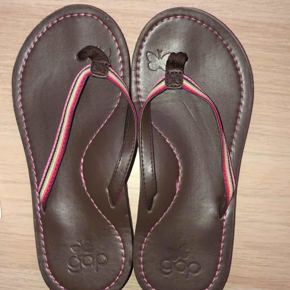 girls flip flops